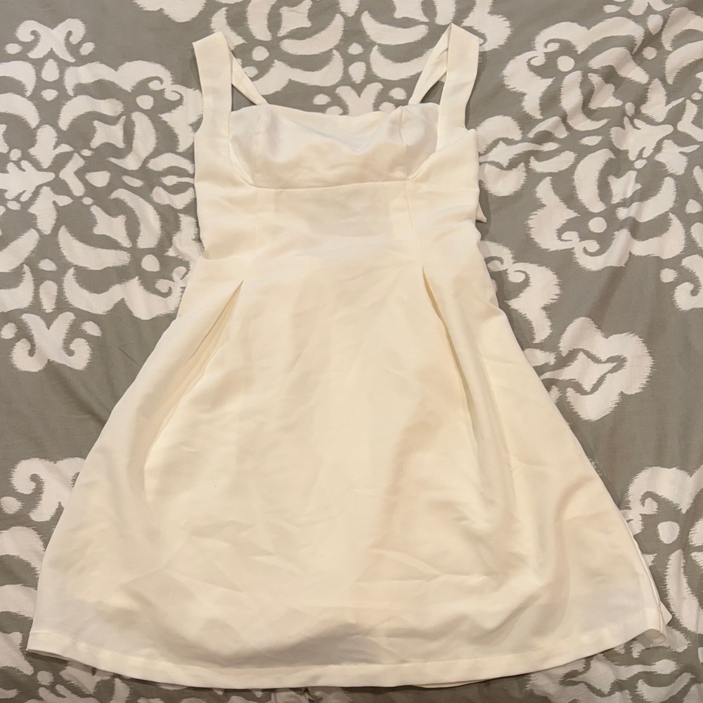 White Sleeveless Dress